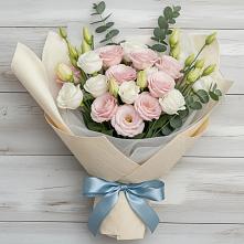 Букет цветов из:  Лизиантусы в Новопашковской