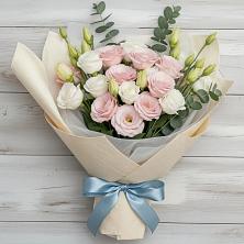 Букет цветов из:  Лизиантусы в Новопашковской