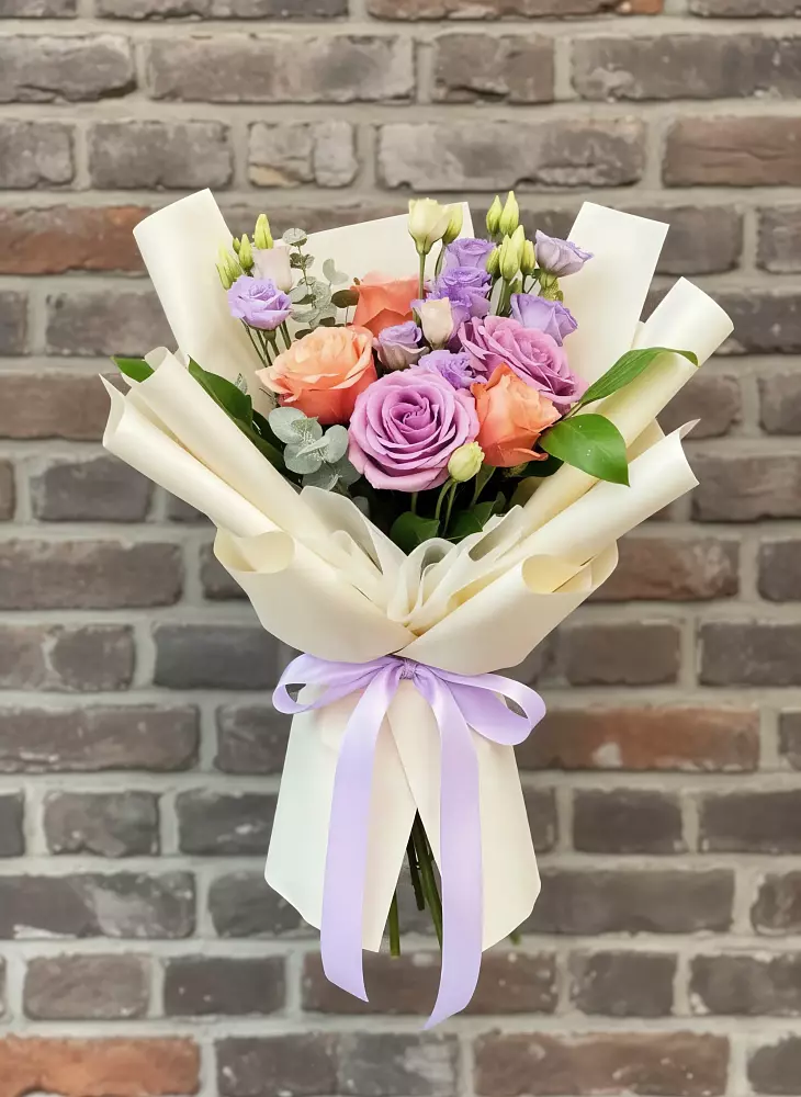 Букет цветов из: Лизиантусы и Розы в Новопашковской