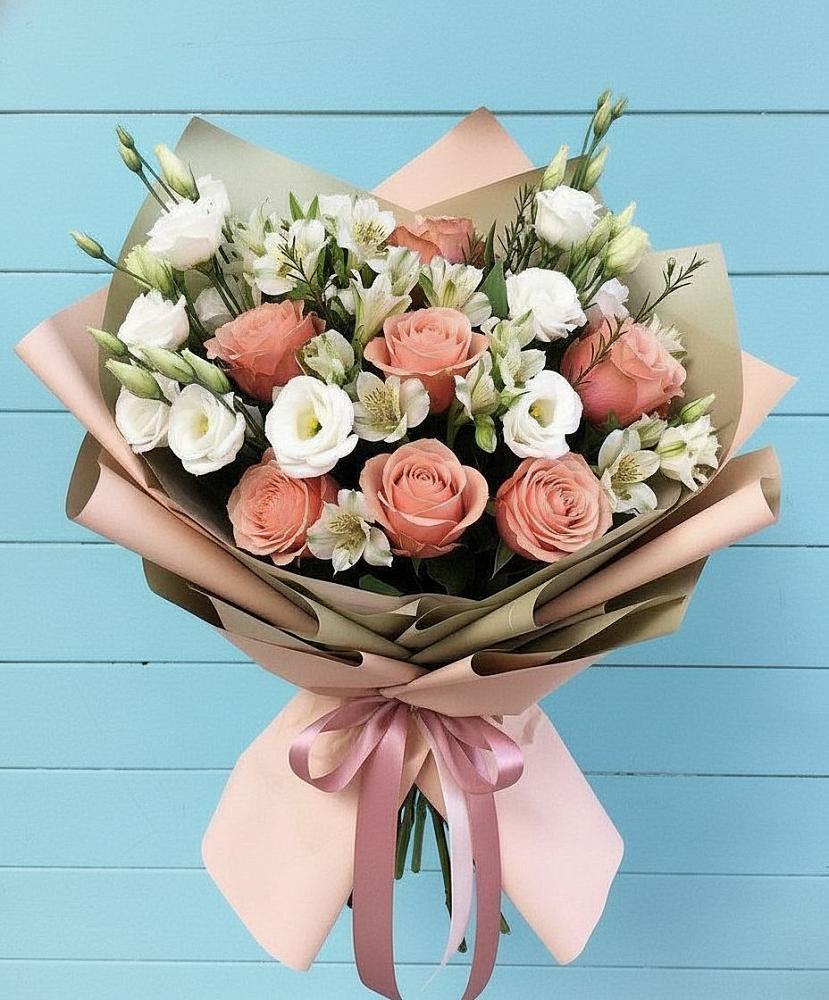 Букет цветов из: Розы, Альстромерии и Лизиантусы в Новопашковской