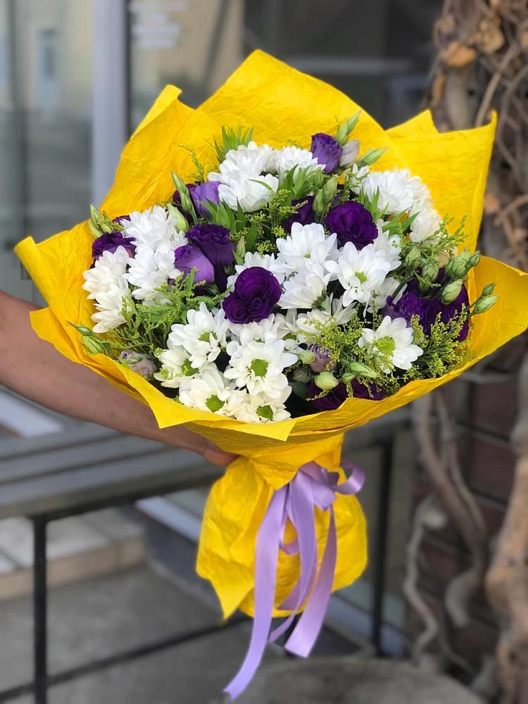 Букет цветов из: Ирисы, Хризантемы и Ромашки в Новопашковской
