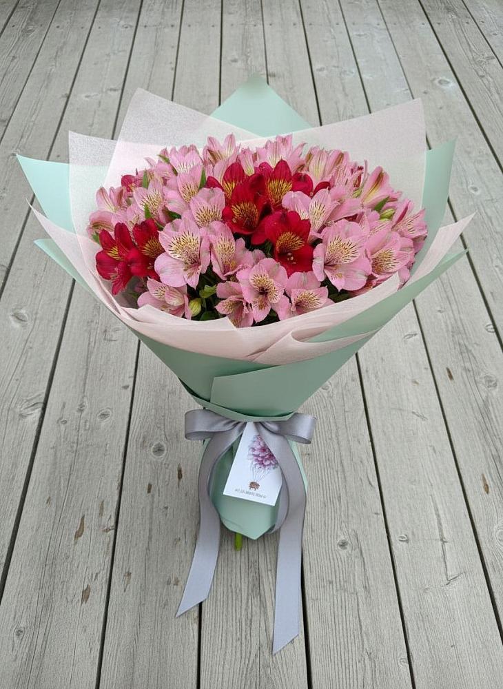 Букет цветов из: Альстромерии в Новопашковской