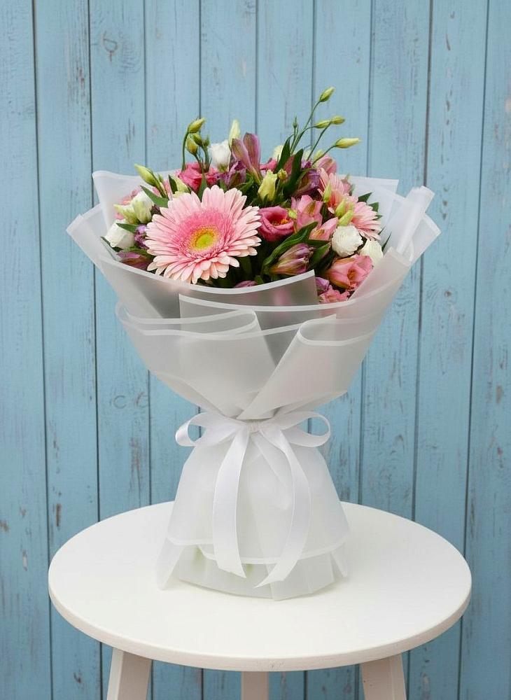 Букет цветов из: Герберы, Альстромерии и Лизиантусы в Новопашковской