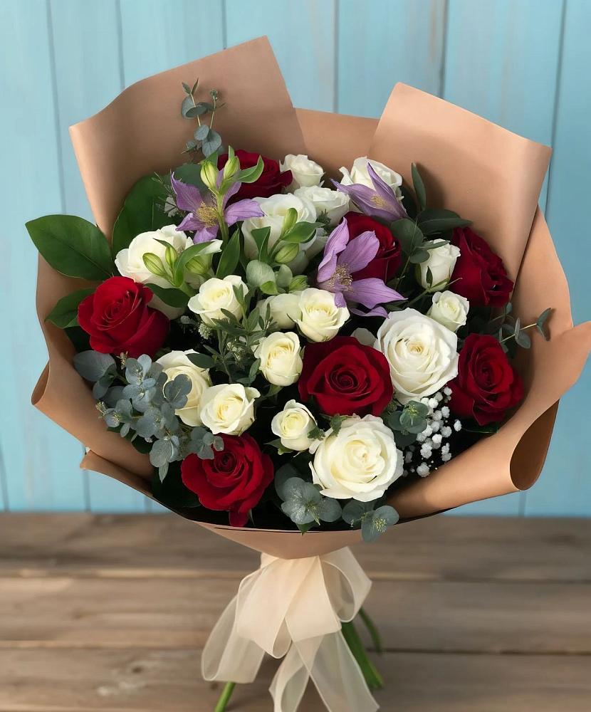 Букет цветов из: Розы и Альстромерии в Новопашковской