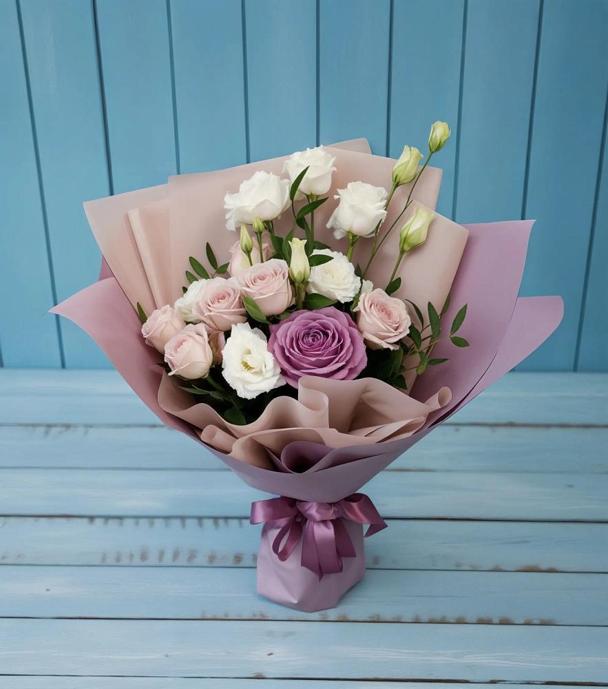 Букет цветов из: Розы и Лизиантусы в Новопашковской