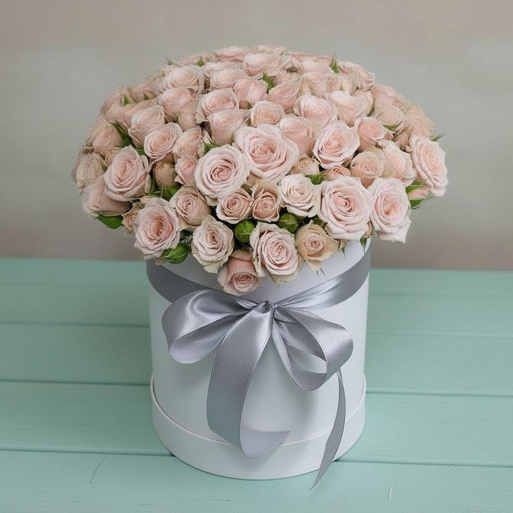 Цветочная композиция из Розы в шляпной коробке в Новопашковской